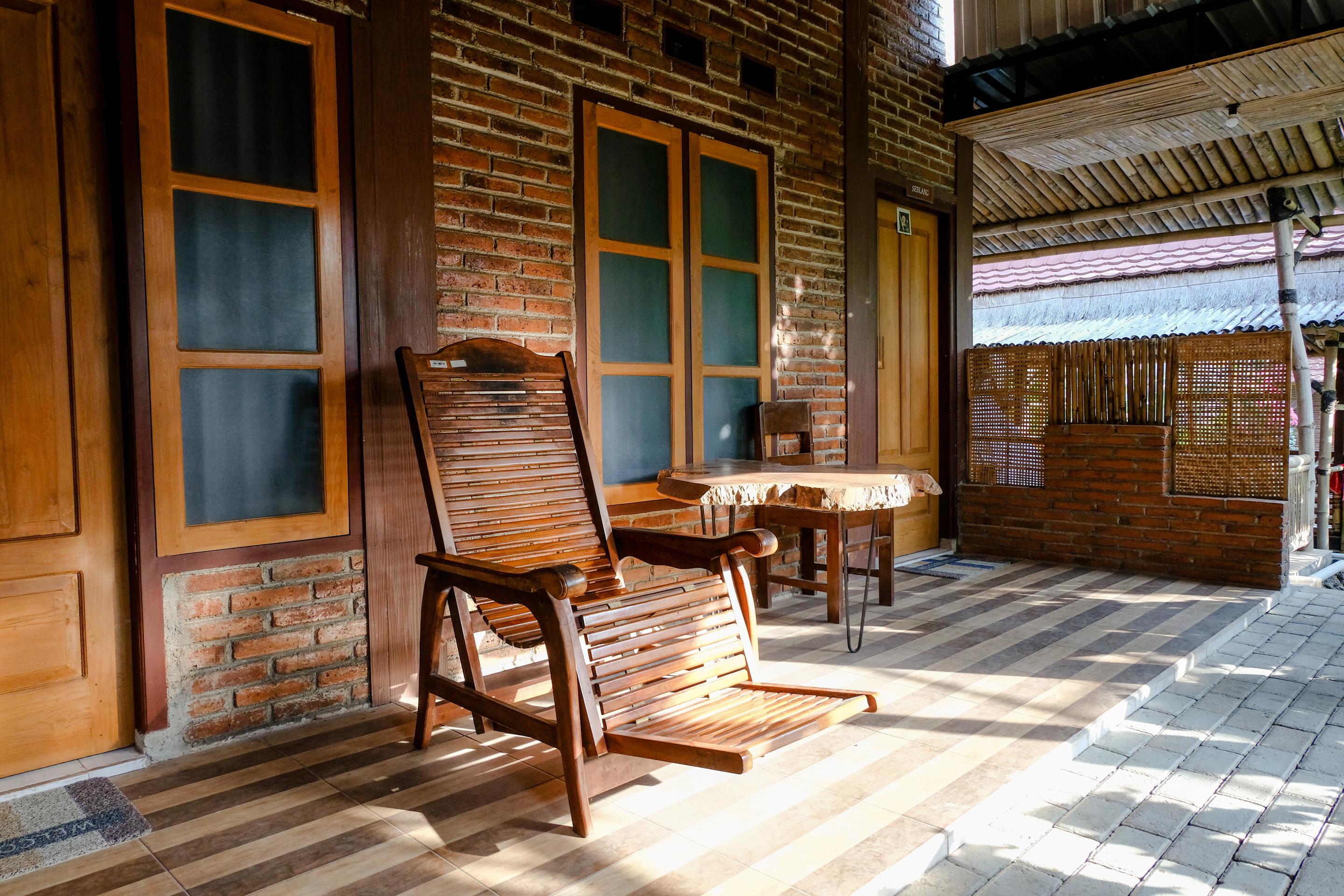 Vaccinated Staff - Oyo 1230 Kampoeng Osing Syariah Guesthouse Бануванги Екстериор снимка