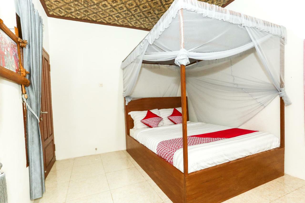 Vaccinated Staff - Oyo 1230 Kampoeng Osing Syariah Guesthouse Бануванги Екстериор снимка